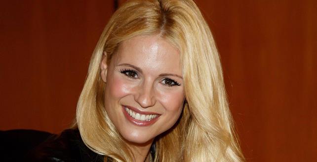 Michelle Hunziker sembra la figlia Aurora Michelle Hunziker in primo piano