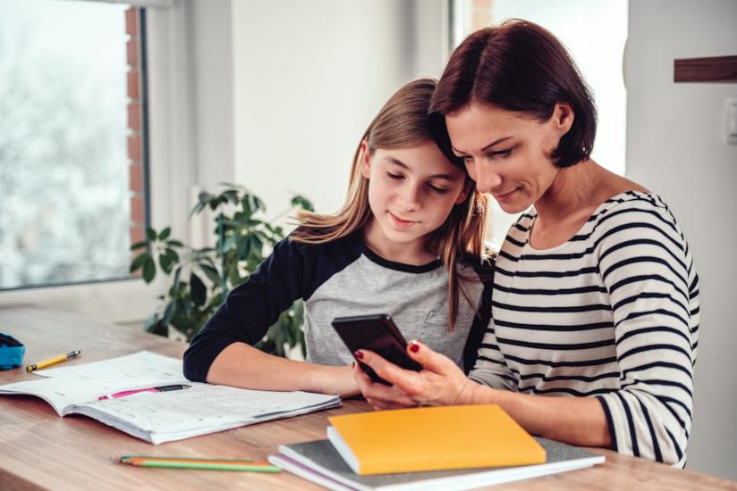 10 consigli per proteggere i fili minorenni dai social Bambini, ragazzi e social
