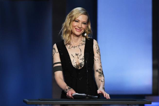 Cate Blanchett coperta di tatuaggi Cate Blanchett all'AFI Gala