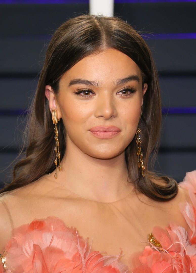 Hailee Steinfeld sarà Emily Dickinson Hailee Steinfeld