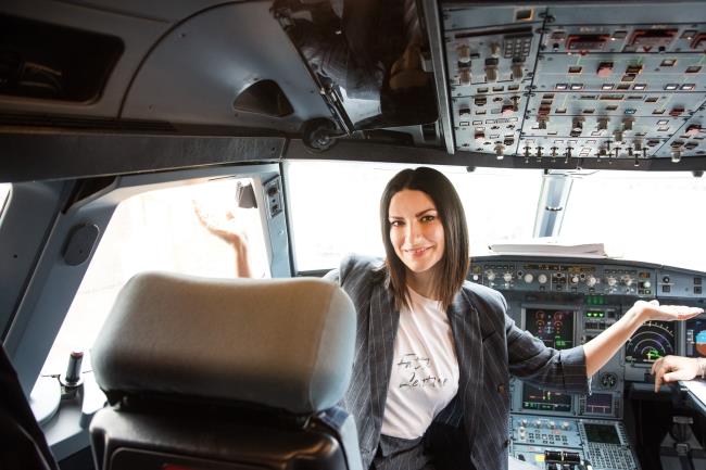 Pausini volo Fatti sentire Laura Pausini
