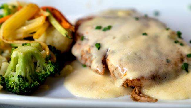 Lonza al latte: la ricetta con cottura lenta della carne Lonza al latte