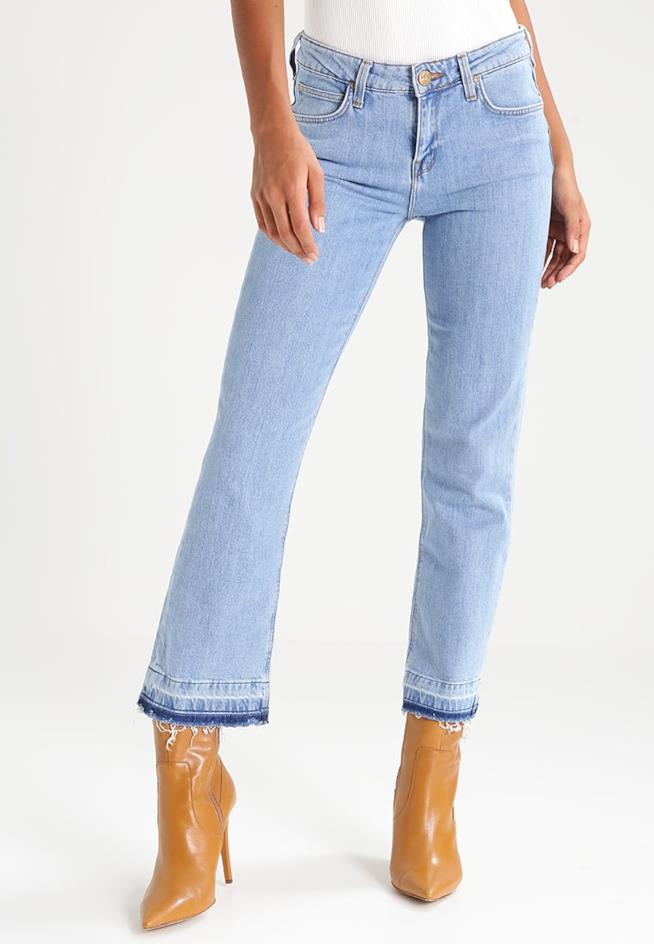 Tutti i modelli di jeans che piacciono alle star dello showbiz I jeans flare di Lee