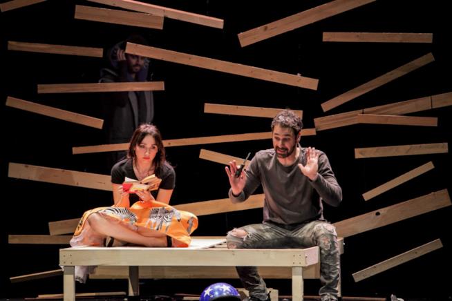 Raoul Bova e Chiara Francini parlano dello spettacolo teatrale Due Chiara Francini e Raoul Bova in scena con Due