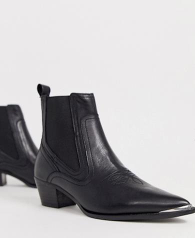 Stivaletti Chelsea stile western con dettagli in metallo neri