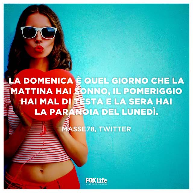 Frase Masse78 Ragazza con in mano un palloncino a cuore