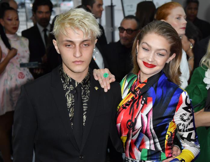 Gigi e Anwar Hadid Gigi e Anwar Hadid a un evento
