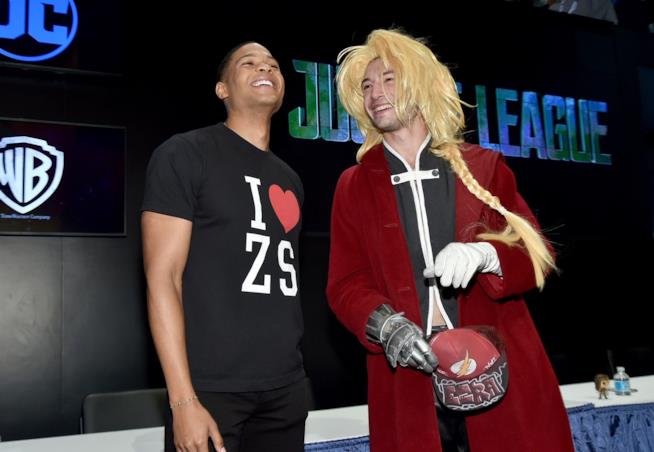 I migliori e più divertenti momenti delle star al Comic-Con di San Diego 2017 immortalati in una gallery Ezra Miller vestito da Full Metal Alchemist