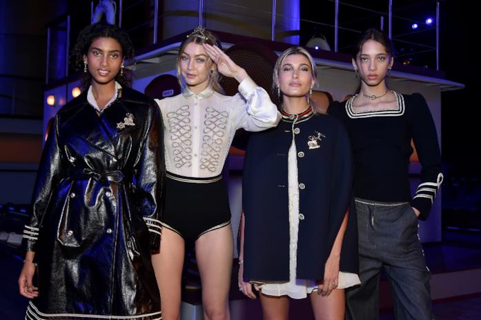 Gigi Hadid Tommy Hilfiger Gigi Hadid in look Tommy Hilfiger in una sfilata