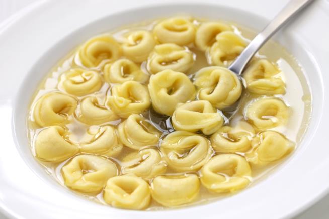 Tortellini bolognesi in brodo di carne Tortellini bolognesi in brodo