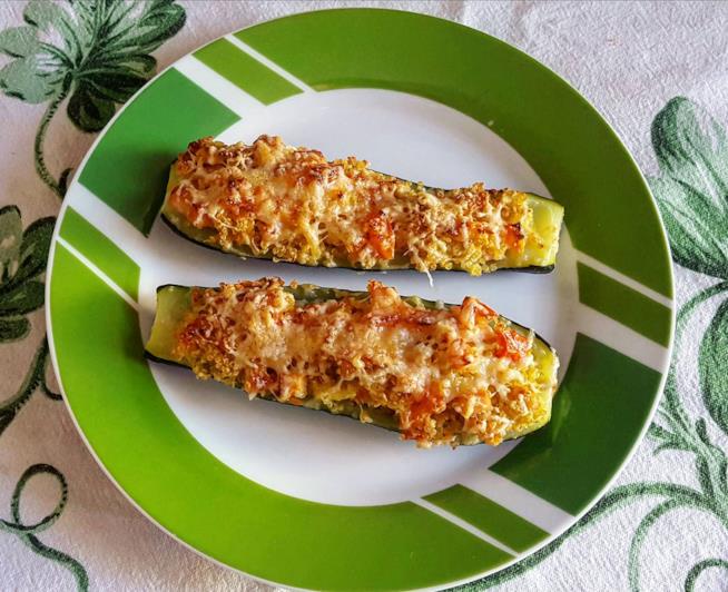Zucchine ripiene di quinoa e verdure Zucchine ripiene al forno