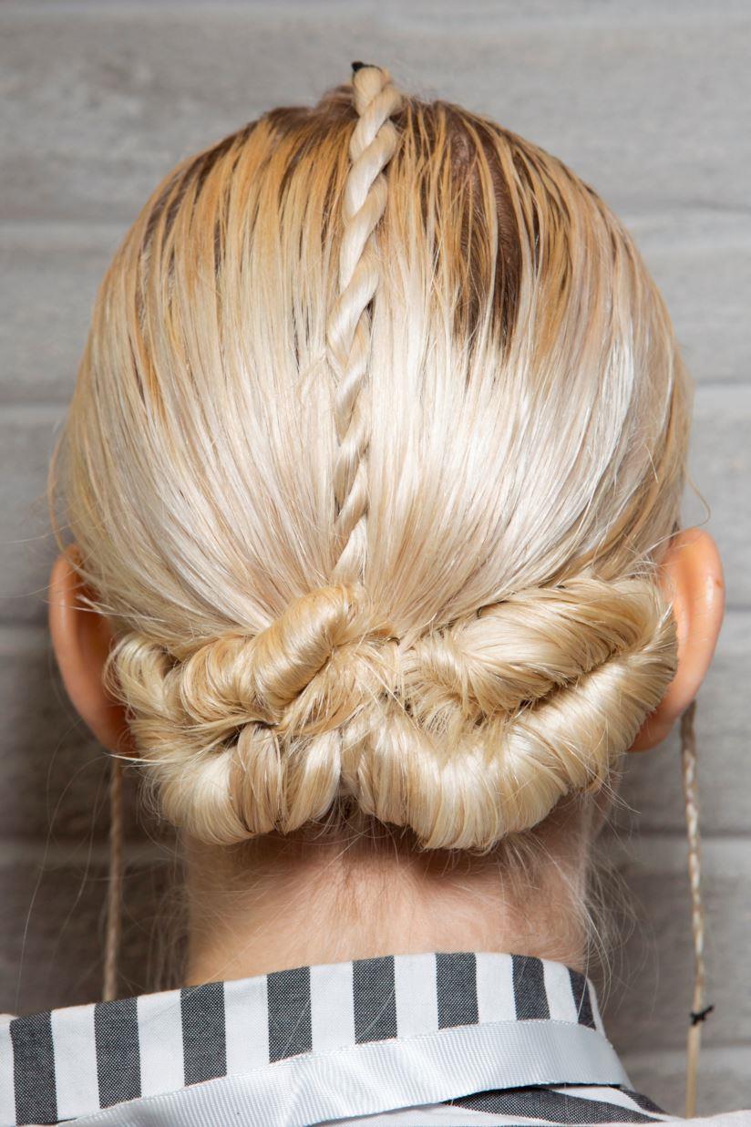 Capelli raccolti Acconciatura capelli lunghi