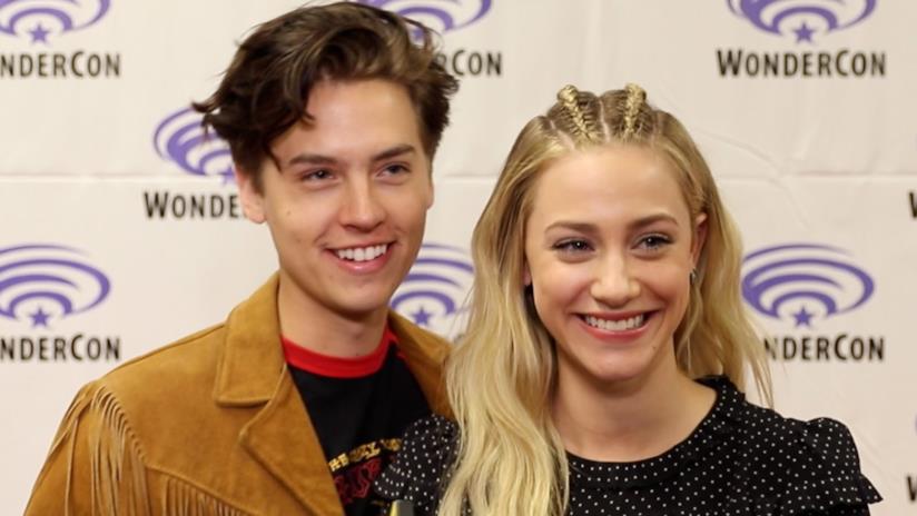 Gli auguri speciali di buon compleanno di Lili Reinhart a Cole Sprouse Lili Reinhart e Cole Sprouse insieme sorridenti