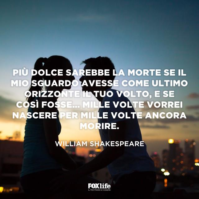 Citazione Shakespeare Coppia è pronta a darsi il primo bacio