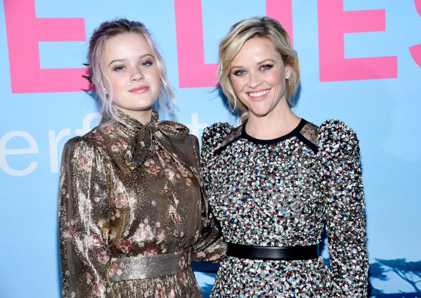 Reese Whiterspoon e Ava sono così uguali da confondere il resto della famiglia Reese Whiterspoon con la figlia Ava