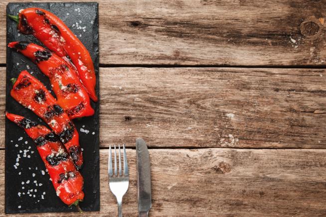 Peperoni grigliati: la ricetta con la cottura in forno Peperoni grigliati