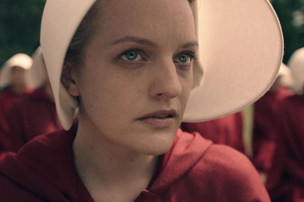 La data di uscita di The Handmaid's Tale 3 Elisabeth Moss inThe Handmaid's Tale