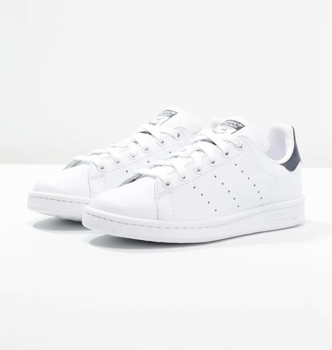 I capi di abbigliamento e gli accessori che non passeranno mai di moda Le Stan Smith di Adidas