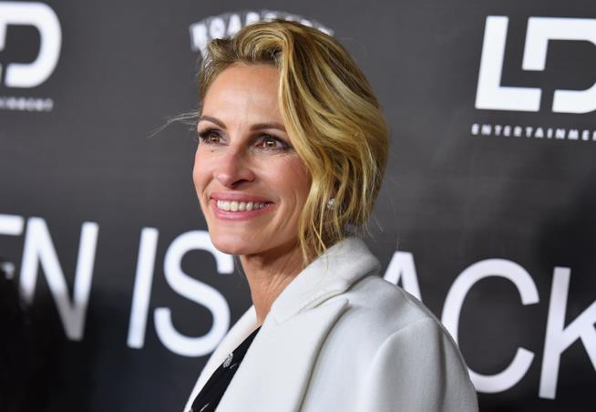 Julia Roberts e il suo nuovo collarbone cut L'attrice Julia Roberts