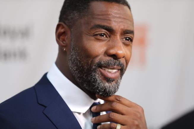 Idris Elba in primo piano Un primo piano di Idris Elba