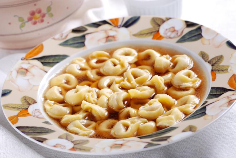 Cappelletti in brodo alla romagnola la ricetta ricetta cappelletti in brodo romagnoli