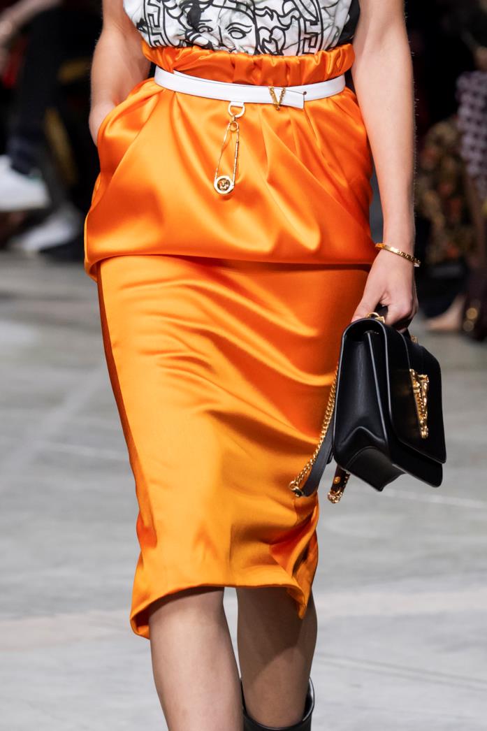 Sfilata versace Un look della sfilata Versace