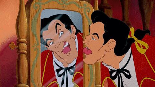 Gaston ne La bella e la bestia Una scena de La bella e la bestia con Gaston
