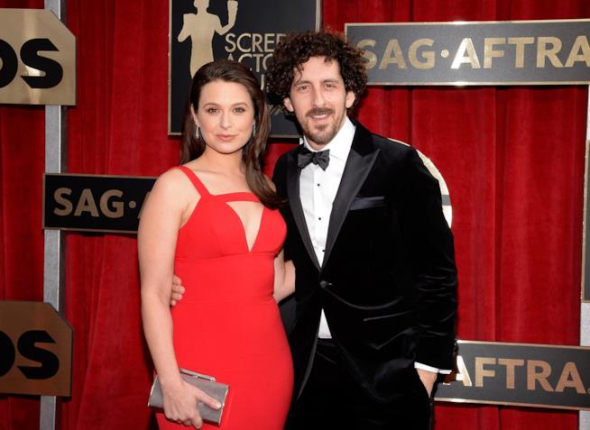 Katie Lowes ha avuto il suo primo figlio Primo piano di Katie Lowes e Adam Shapiro