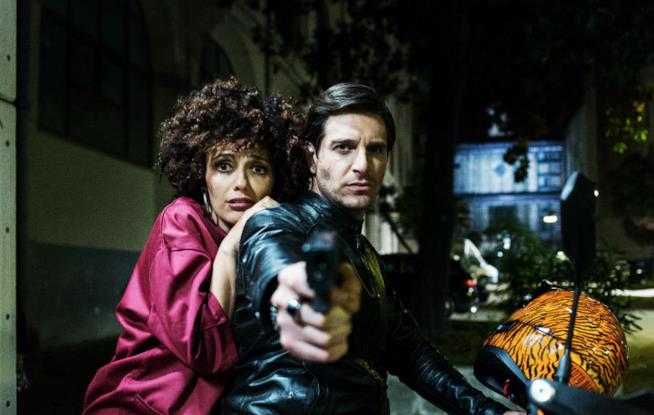 La recensione di Ammore e malavita Serena Rossi e Giampaolo Morelli in Ammore e malavita