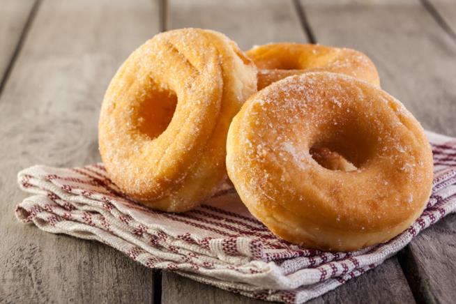 Bomboloni fritti con lo zucchero Bomboloni fritti
