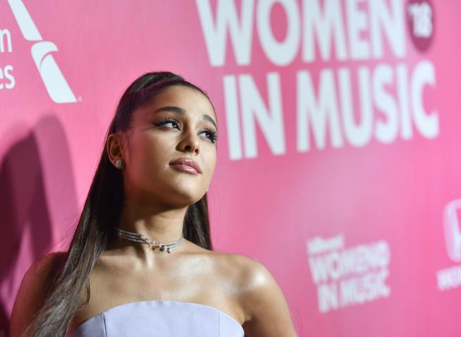 Ariana Grande in vetta alla classifica inglese con il singolo 7 Rings Ariana Grande in vetta nella prima hit parade inglese di febbraio