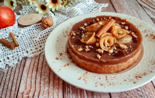 Torta di mele e noci Dolce con frutta e cannella