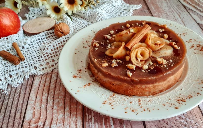 Torta di mele e noci Dolce con frutta e cannella