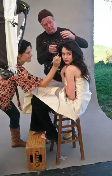 Il dietro le quinte dello shooting fotografico di Miley Cyrus realizzato da Annie Leibovitz Miley Cyrus nel 2008