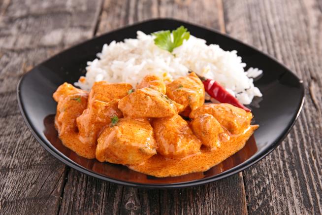 Pollo al curry con riso pilaf Ricetta pollo al curry