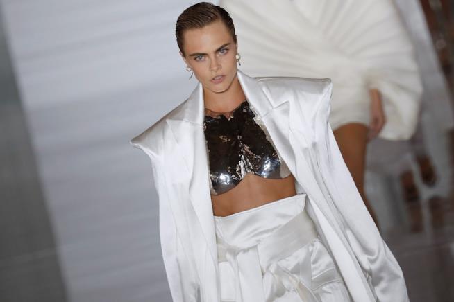 Solo due prodotti di make up sono davvero fondamentali per Cara Delevingne Cara Delevingne