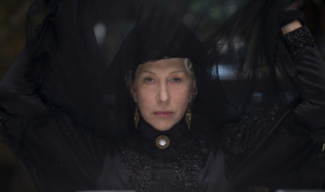 Helen Mirren nel film La vedova Winchester Una scena del film La vedova WInchester con Helen Mirren