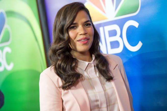 America Ferrera parla del revival di Ugly Betty Primo piano di America Ferrera