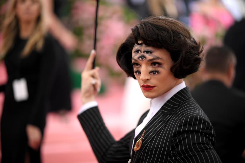 Ezra Miller parla del make up maschile Ezra Miller al MET Gala 2019