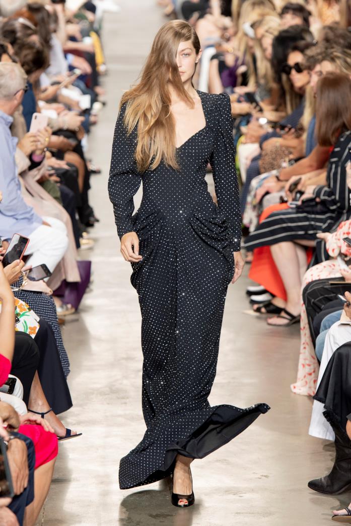 Gigi Hadid Un momento della sfilata di Michael Kors alla NYFW