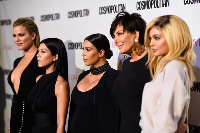 Ecco quanto guadagnano le sorelle Kardashian-Jenner con Instagram Le sorelle Kardashian-Jenner con Kris Jenner