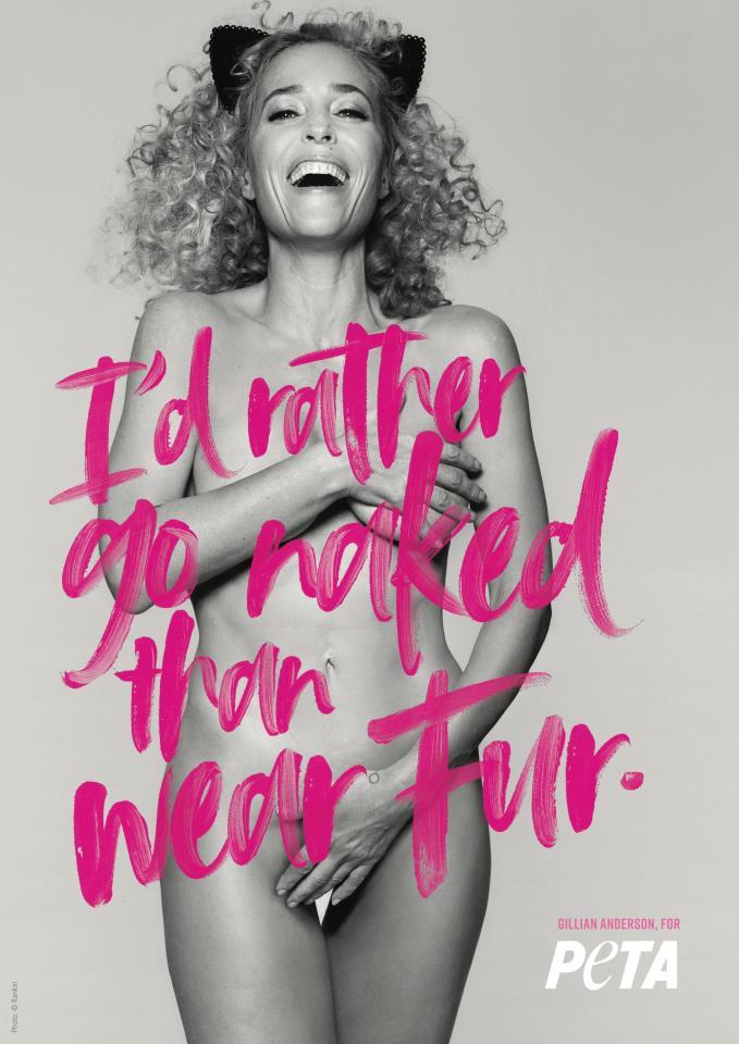 Gillian Anderson è la nuova testimonial di PETA Gillian Anderson nuda per PETA
