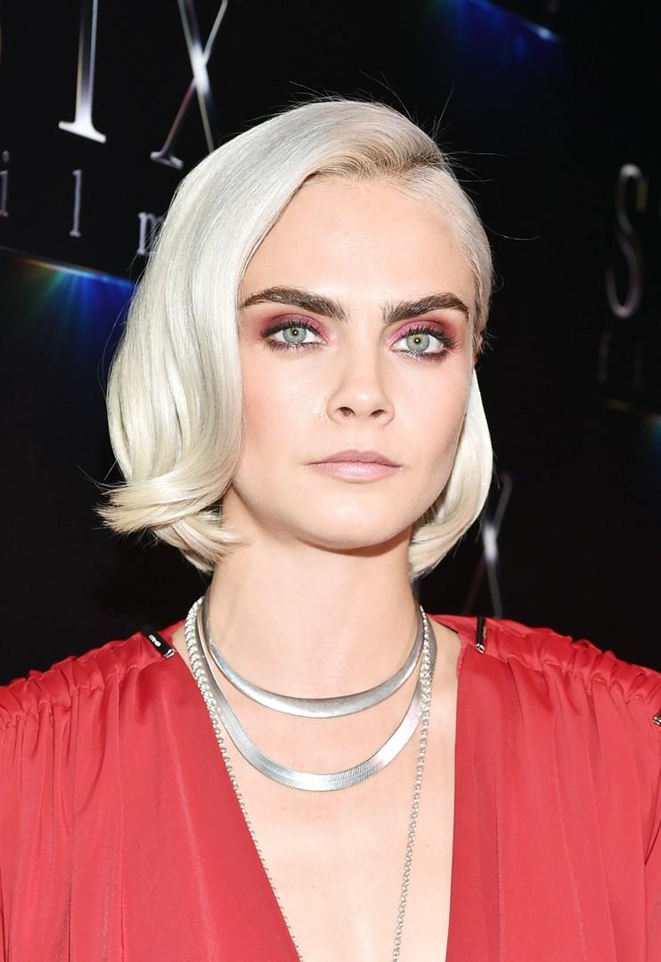 Cara Delevingne con caschetto Capelli a caschetto Cara Delevingne