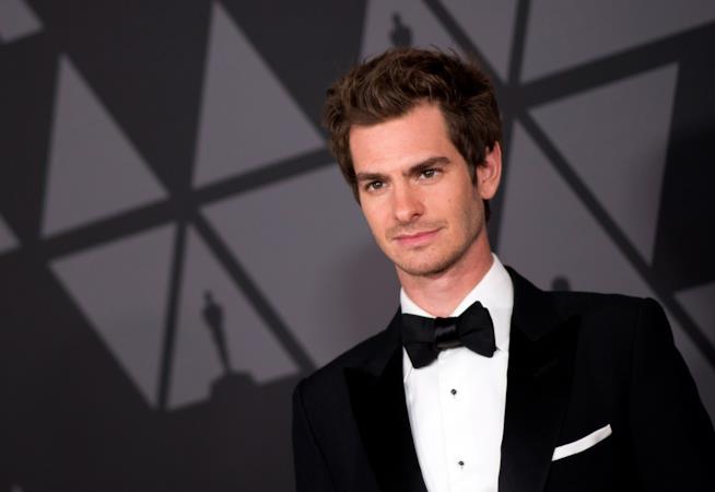 Andrew Garfield parla ancora una volta della sua sessualità Andrew Garfield