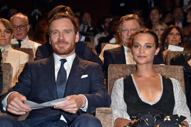 Alicia Vikander e Michael Fassbender si sposeranno il prossimo mese Alicia Vikander e il fidanzato Michael Fassbender