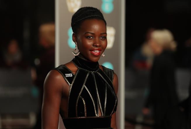 Lupita Nyong'o ai Bafta 2018 Lupita Nyong'o sul red carpet dei Bafta 2018