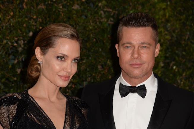 Angelina Jolie e Brad Pitt chiedono più tempo per accordarsi sui figli Angelina Jolie e Brad Pitt