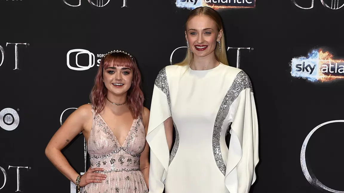 Maisie Williams e Sophie Turner alla Premiere di Belfast