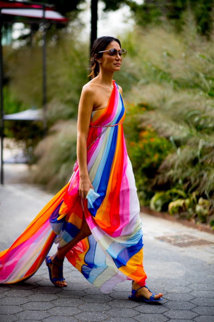 Maxi dress arcobaleno Maxi dress arcobaleno allo Street Style della NYFW PE 2020