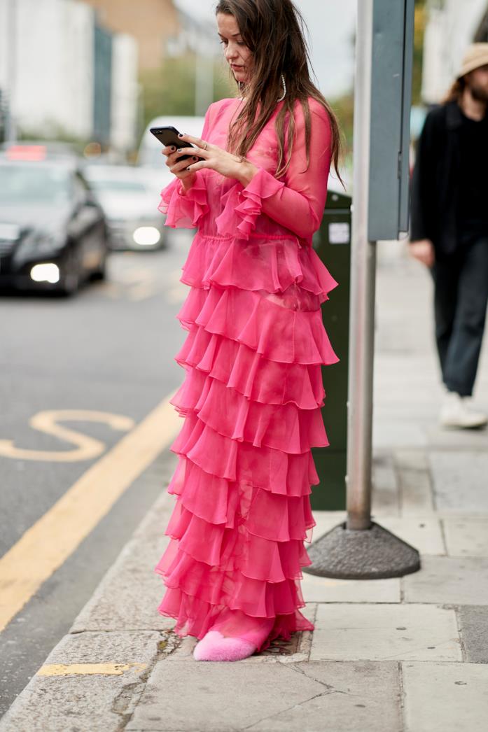 Vestito rosa fluo Long dress rosa fluo a balze